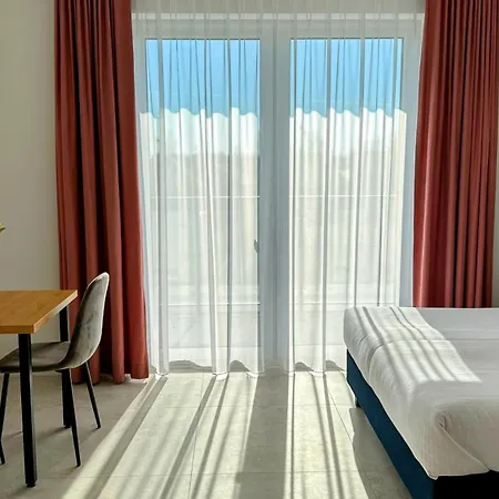 Maison d'hôtes Bursztynowa Rosa & Wypozyczalnia Rowerow Elektrycznych 3*