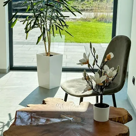 בית הארחה Bursztynowa Rosa & Wypozyczalnia Rowerow Elektrycznych 3*