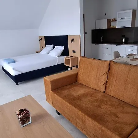Bursztynowa Rosa & Wypozyczalnia Rowerow Elektrycznych 3*